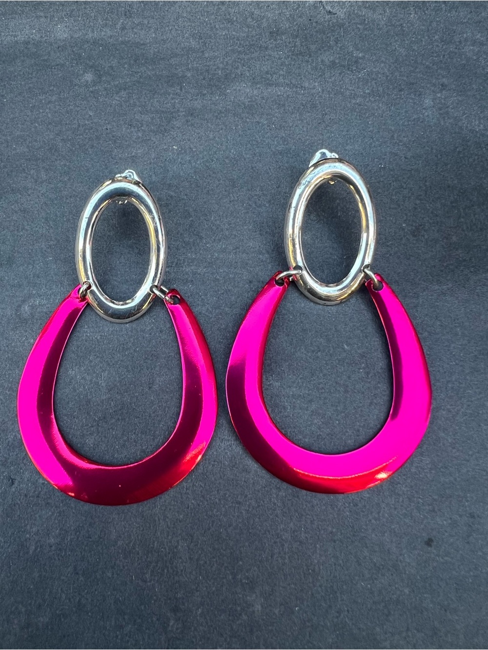 Metallic Hot Pink Drop Hoop Earrings vintage 1980’s